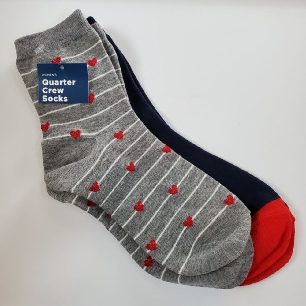 NEW Old Navy Heart Novelty Crew Socks